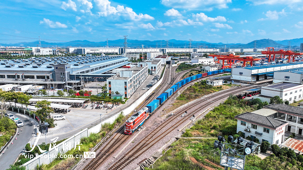 浙江金华：中欧班列运输忙【4】