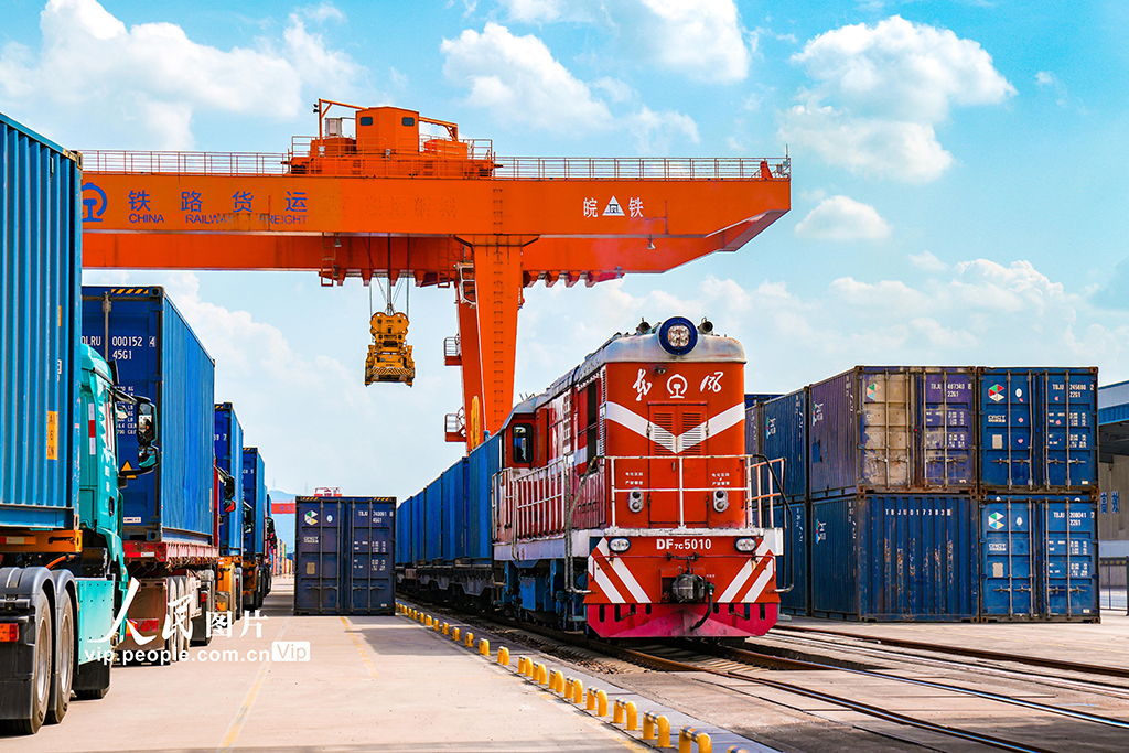 浙江金华:中欧班列运输忙