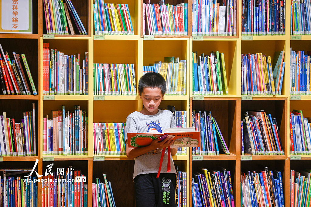 广西柳州：假期品书香【3】
