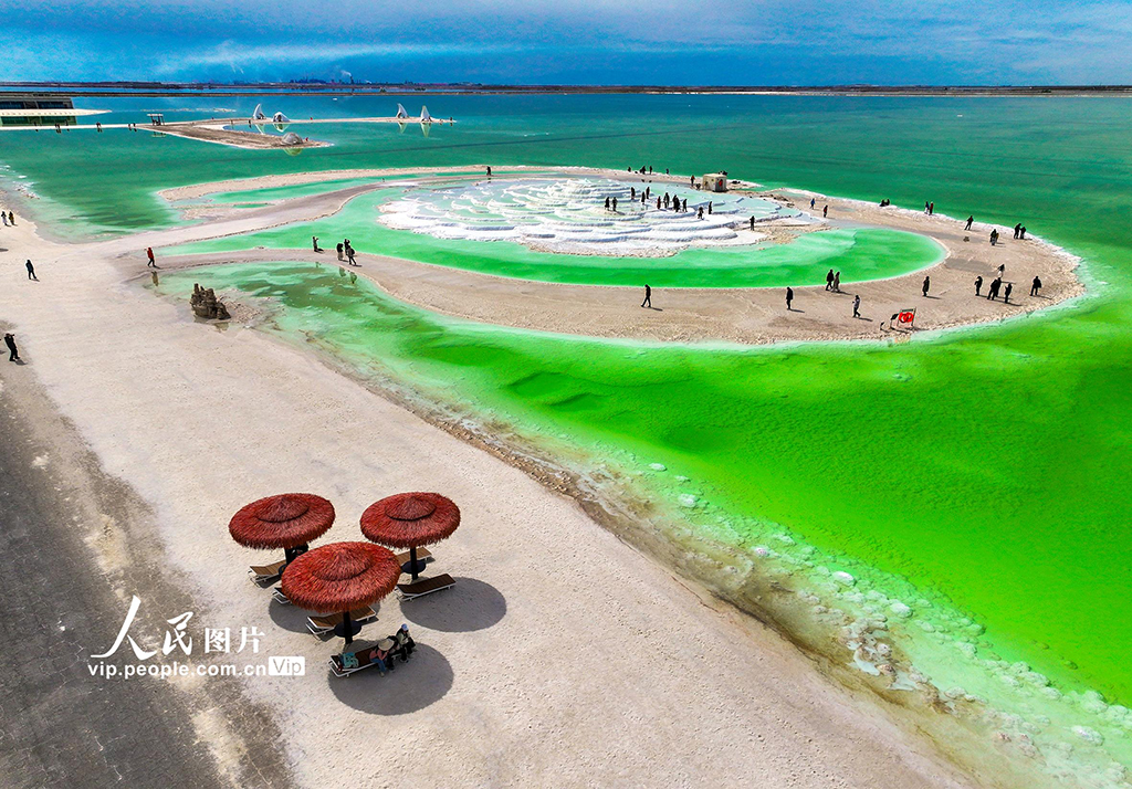 青海格尔木：察尔汗盐湖风景壮美【2】