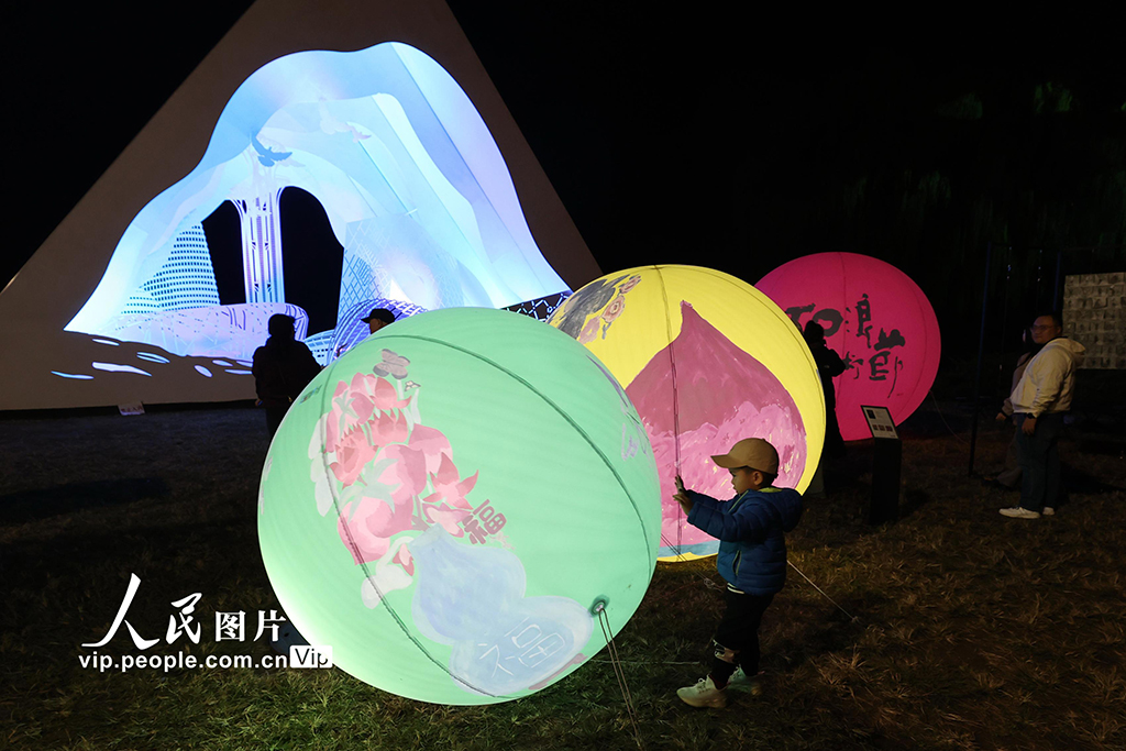 2025北京朝阳国际灯光消费季打造沉浸式光影盛宴