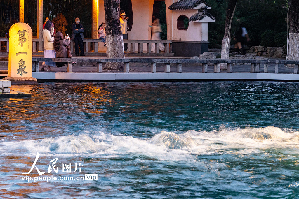 山東濟南:趵突泉再現“趵突騰空”景象【4】