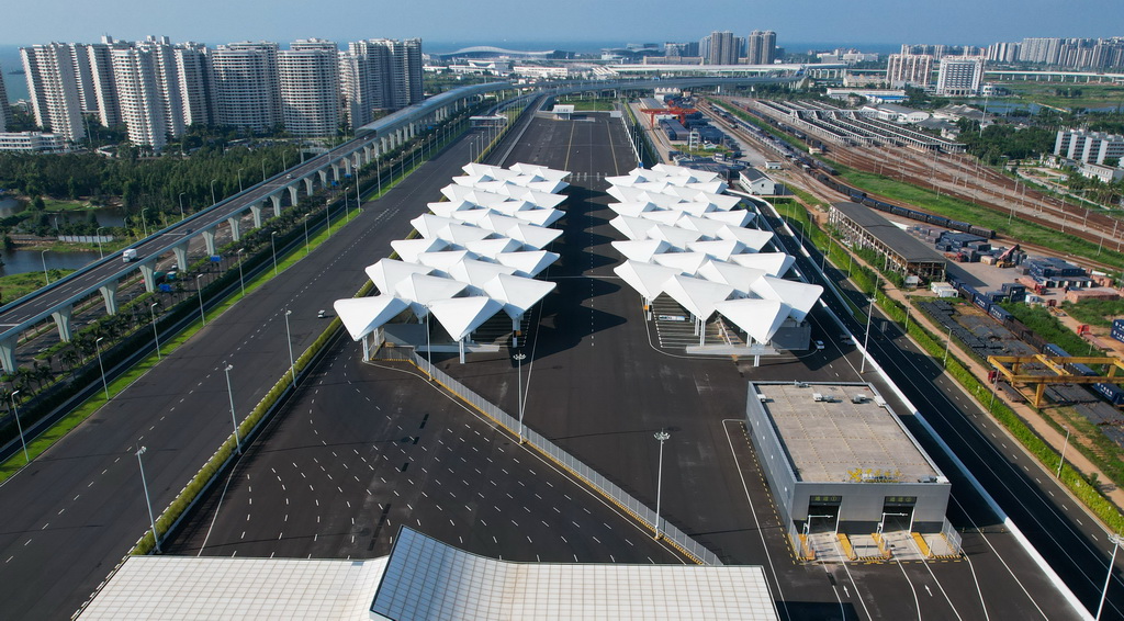 這是9月23日拍攝的海口新海港和南港“二線口岸”（貨運）集中查驗場海關查驗區（無人機照片）。