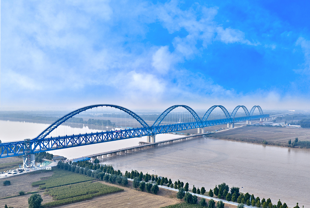 山东梁山:黄河特大桥无砟轨道工程全部完工【2】