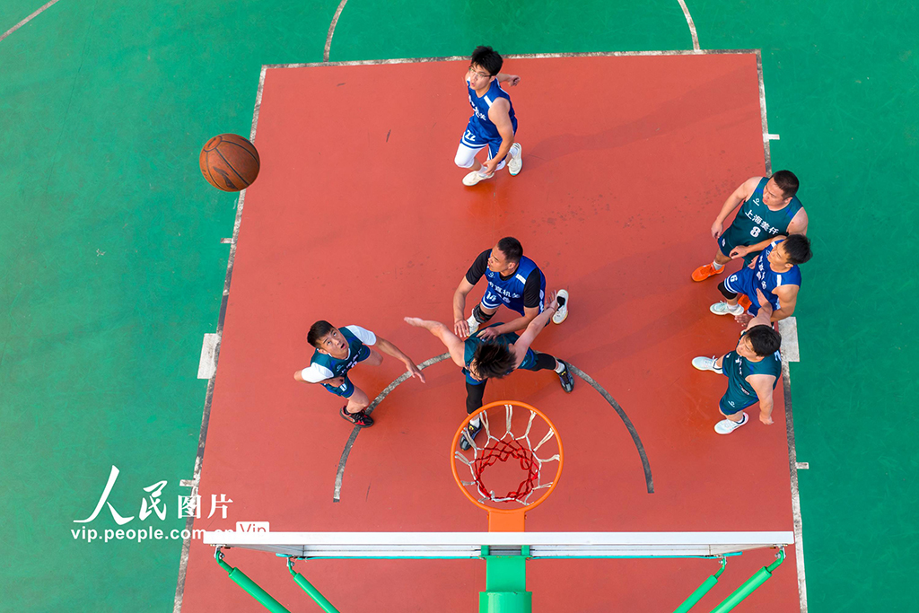 安徽無為：鄉村籃球賽“村味”十足【2】