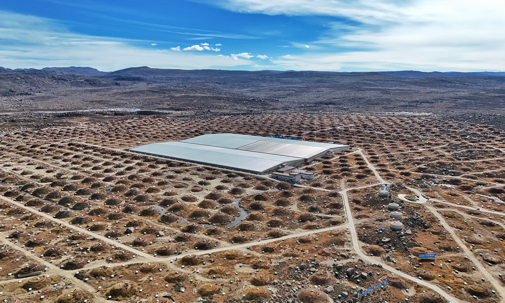 10月28日拍摄的高海拔宇宙线观测站(无人机照片)。