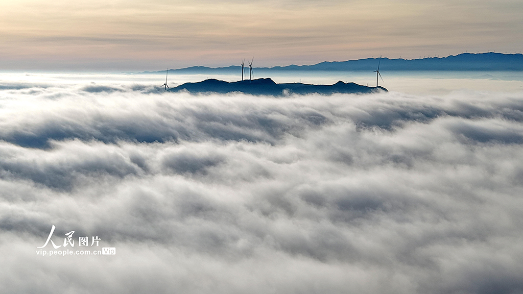 云南弥勒：云海风电美如画【4】