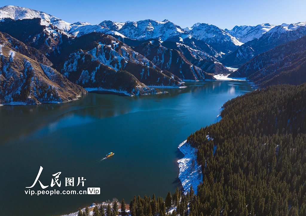 新疆昌吉：天山天池风景区宛如冰雪童话世界