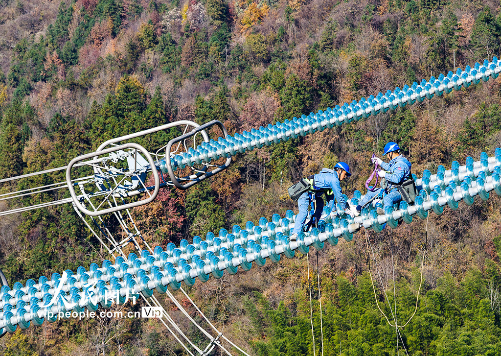 安徽六安：應對寒潮 保冬季電力供應【3】