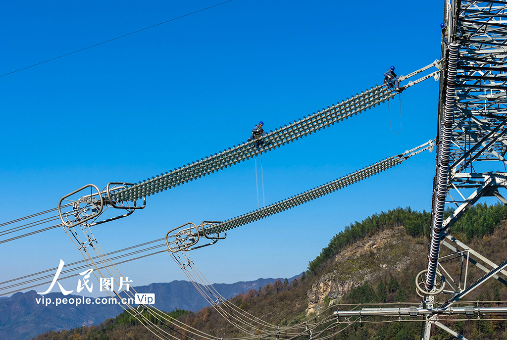 安徽六安：應對寒潮 保冬季電力供應【6】