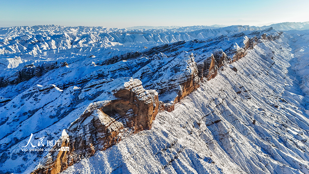 新疆呼圖壁：雪映丹霞 展現壯美冬日畫卷【5】