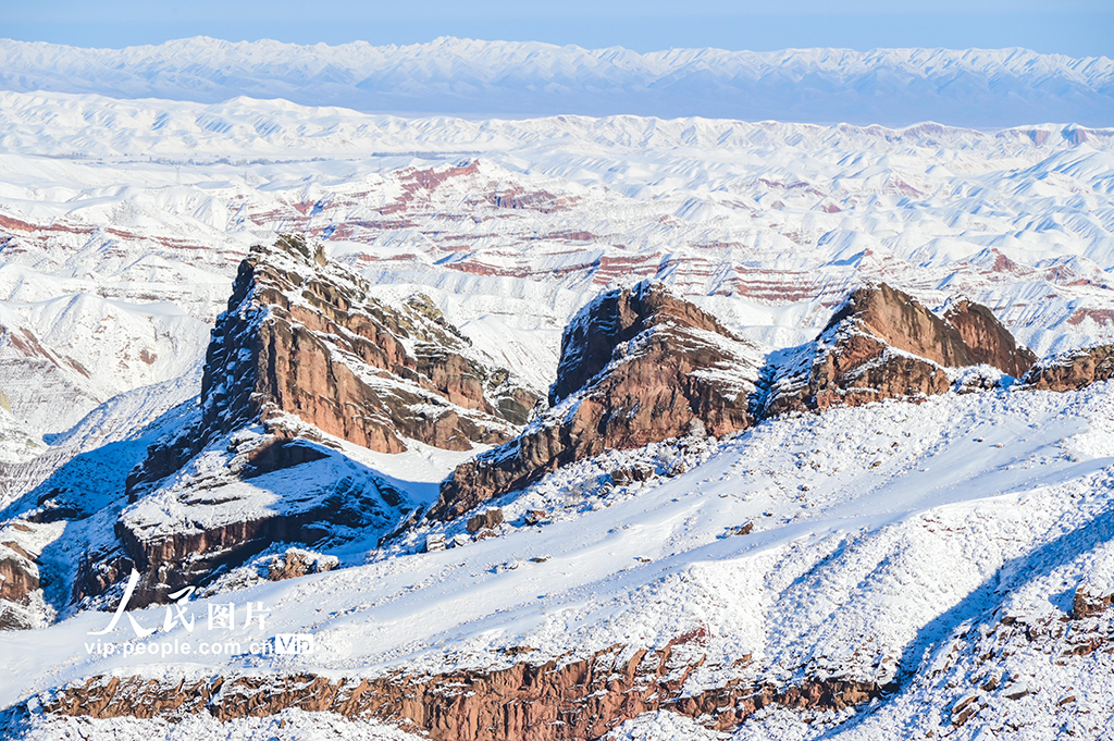 新疆呼图壁：雪映丹霞 展现壮美冬日画卷【8】
