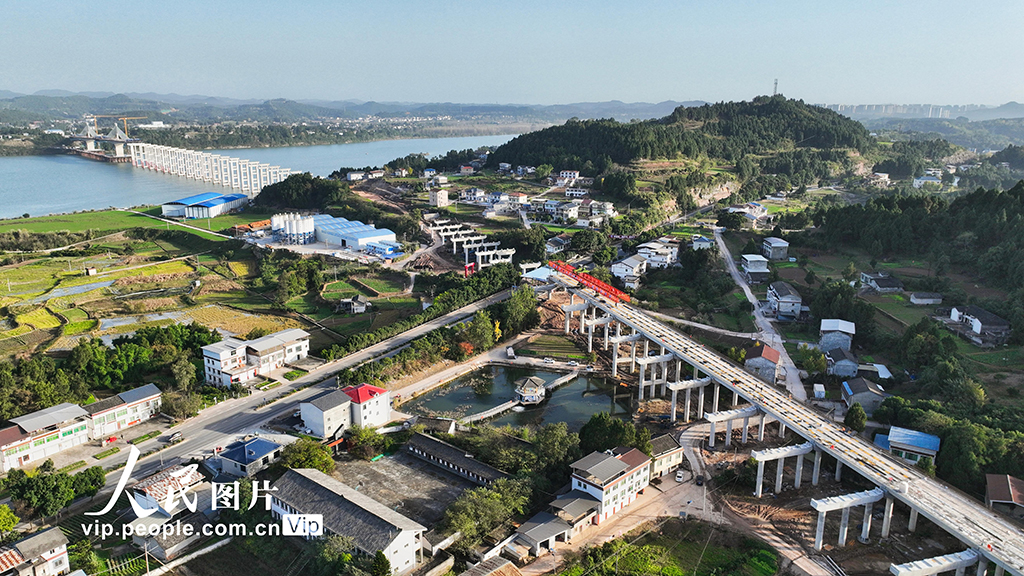 四川阆中：阆营高速嘉陵江特大桥建设有序推进【5】