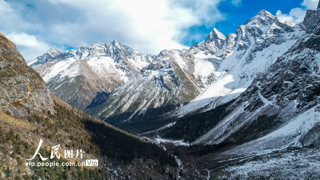 四川理县：毕棚沟景区雪山巍峨 景美如画【2】