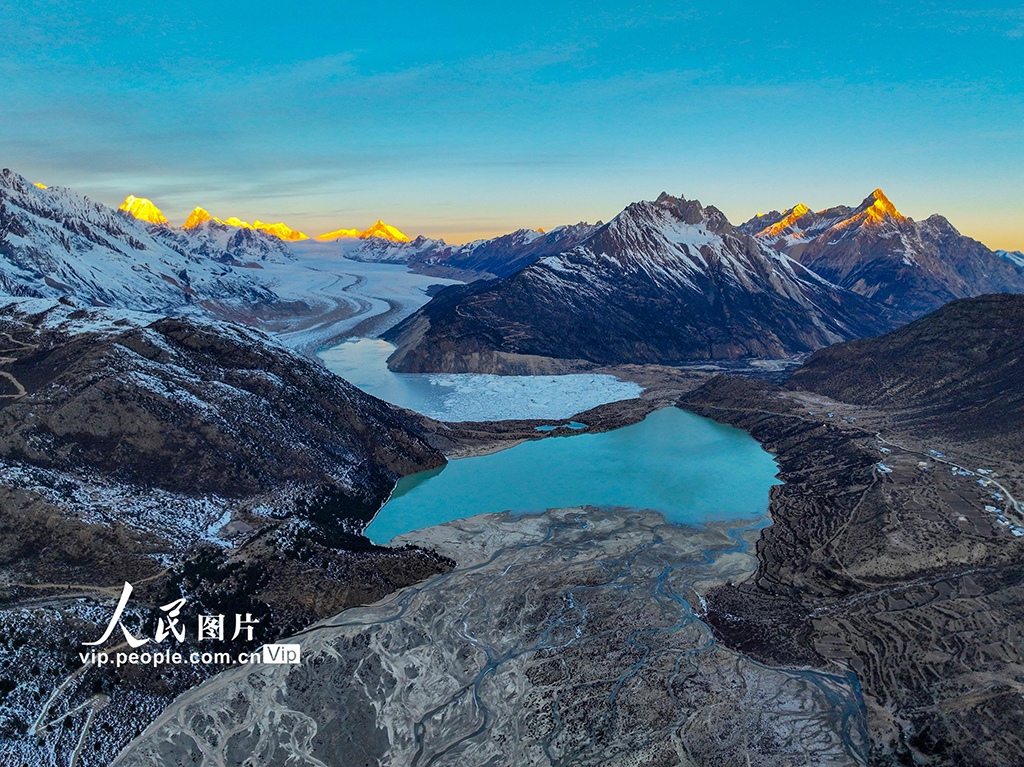 西藏八宿：来古冰川冬景