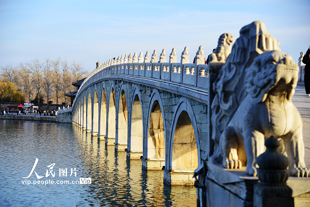 北京:颐和园再现“金光穿洞”景观【2】