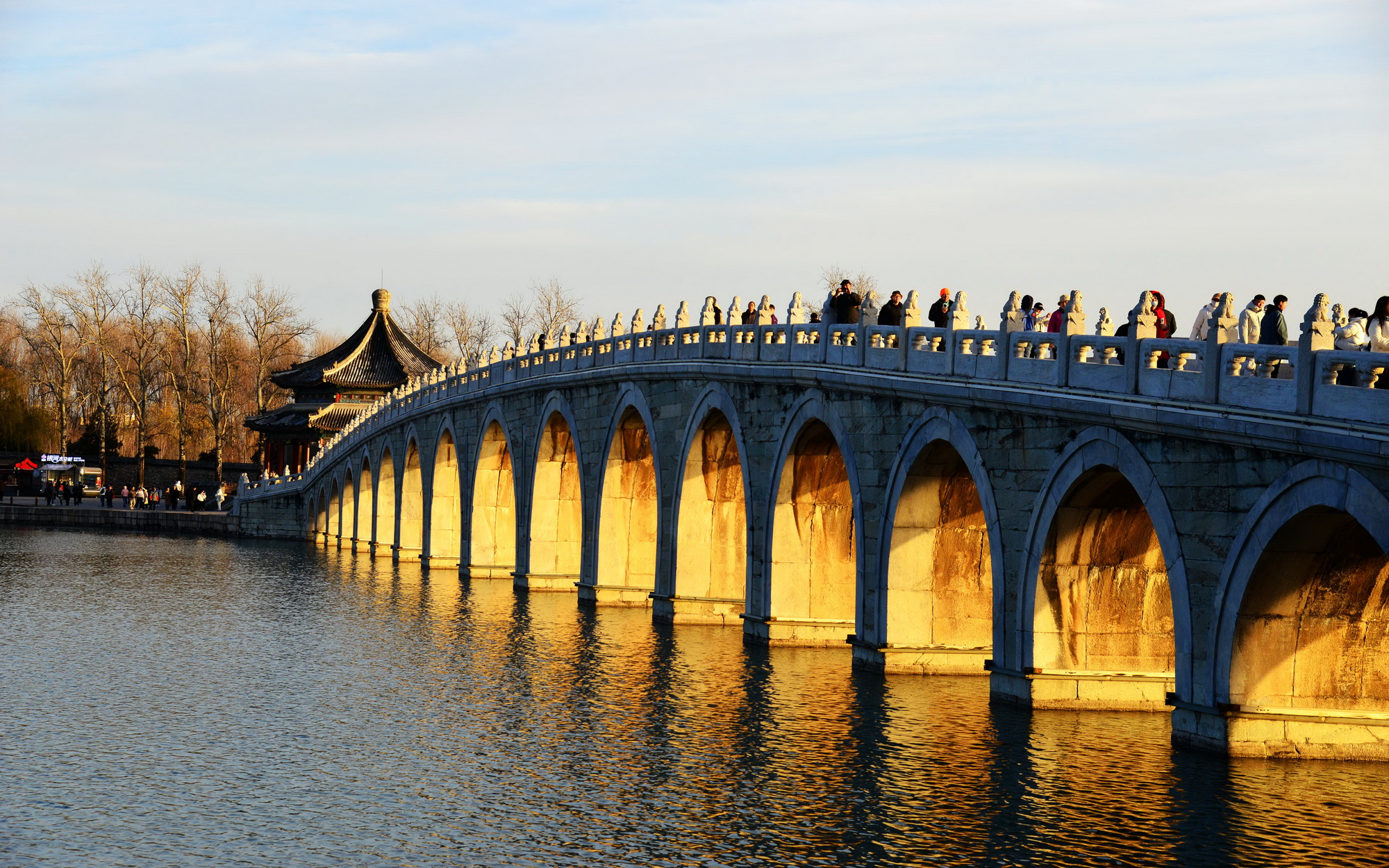 颐和园再现“金光穿洞”景观