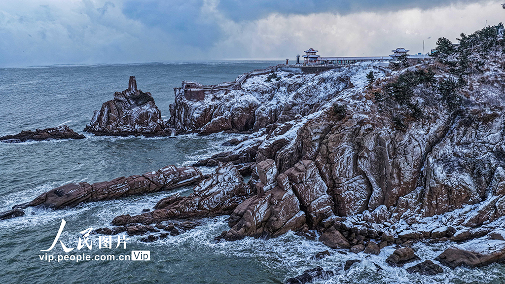 山东荣成：冰雪为墨 冬景如画