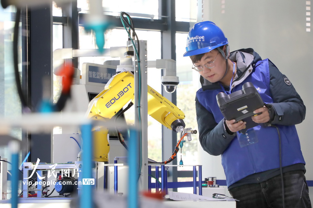 安徽六安举行工业机器人技术应用和实操劳动技能竞赛