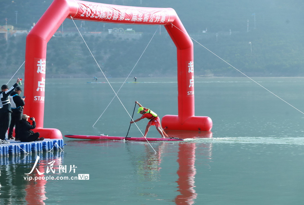 湖北秭归:桨板竞技 燃动三峡【5】