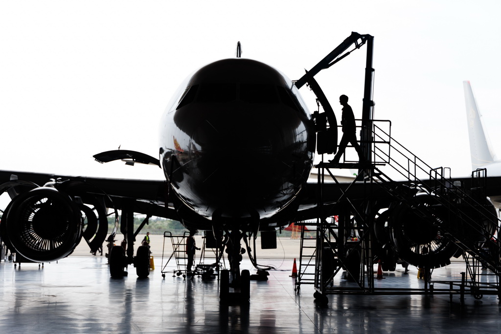 海口：走进自贸港飞机维修“4S店”