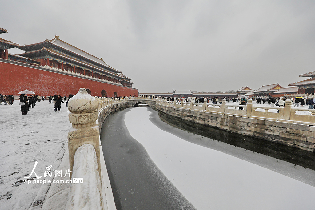 北京迎來冬季首場降雪 故宮銀裝素裹【7】