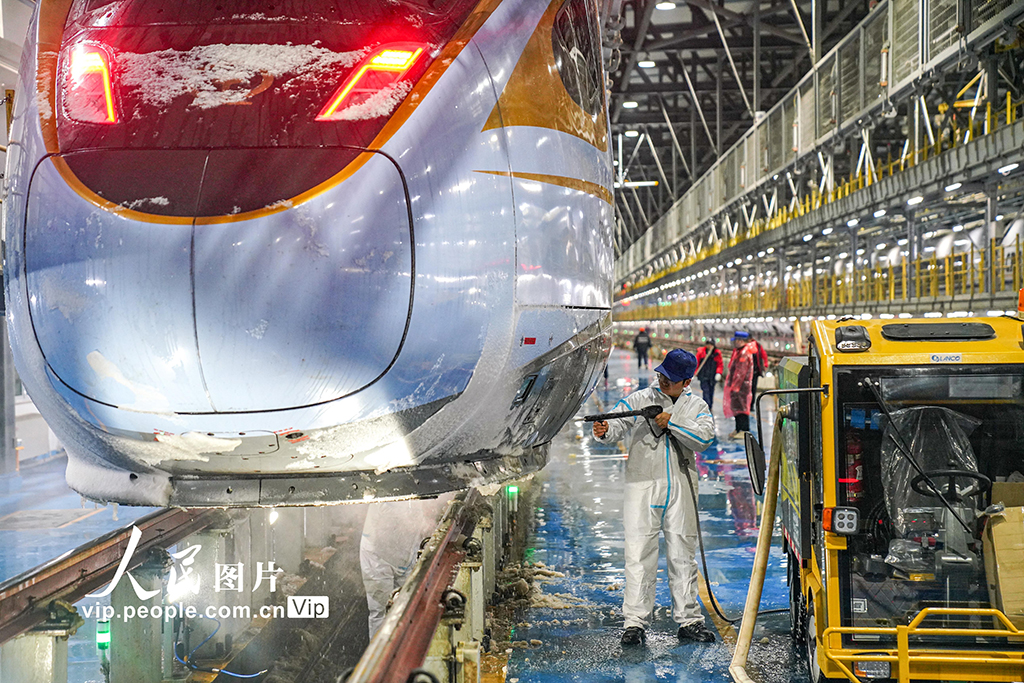 河南鄭州：全力應對寒潮降雪天氣 保障動車組運行安全【5】