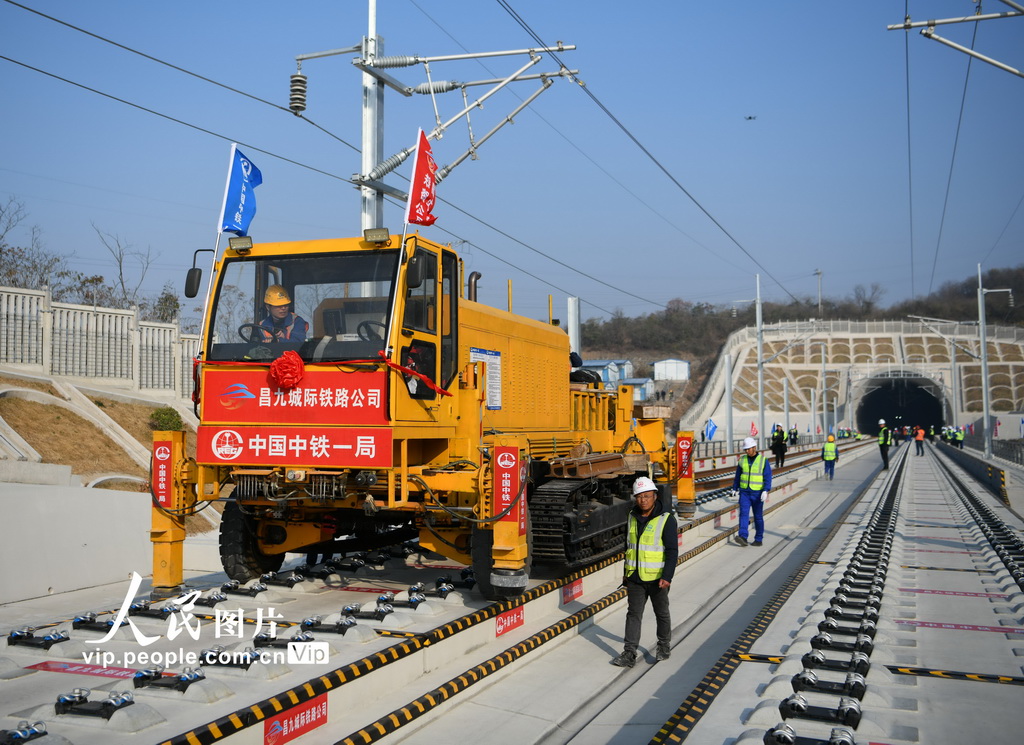 京港高铁昌九段开始全线铺轨【3】