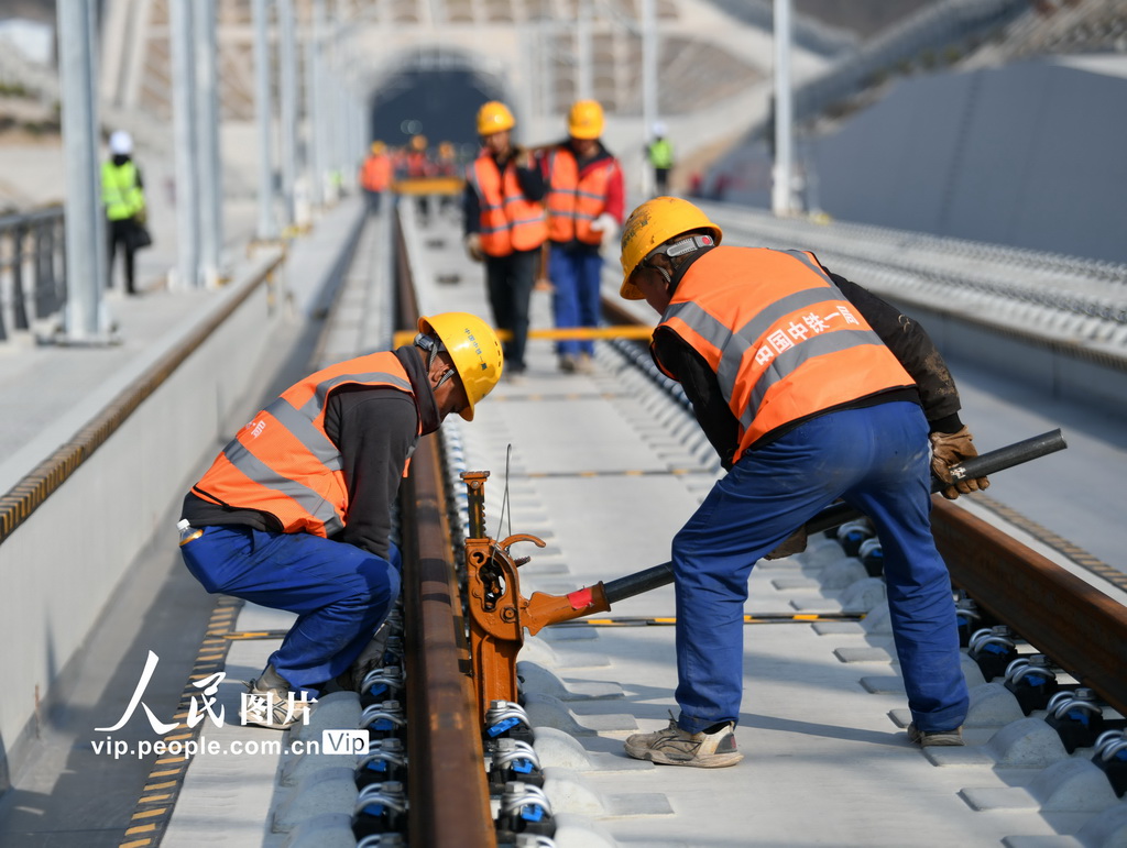 京港高鐵昌九段開始全線鋪軌【4】