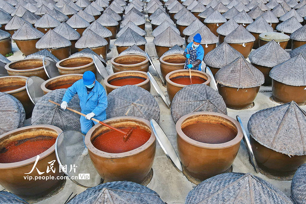 江苏如皋：传统老酱油“冬酿”忙【3】
