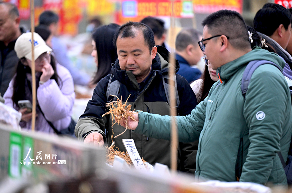 安徽亳州：年末“药市”交易繁忙【5】