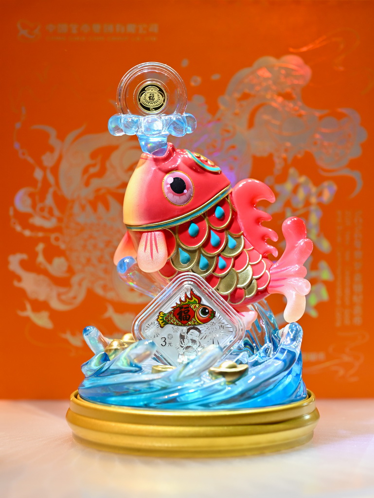 這是12月22日拍攝的2026年賀歲金銀紀念幣。