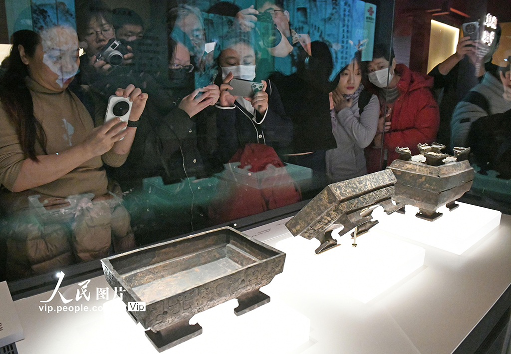 北京：安徽淮南武王墩一号墓考古成果在国博展出【4】