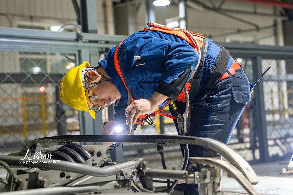 铁路部门全力护航元旦假期旅客出行【5】