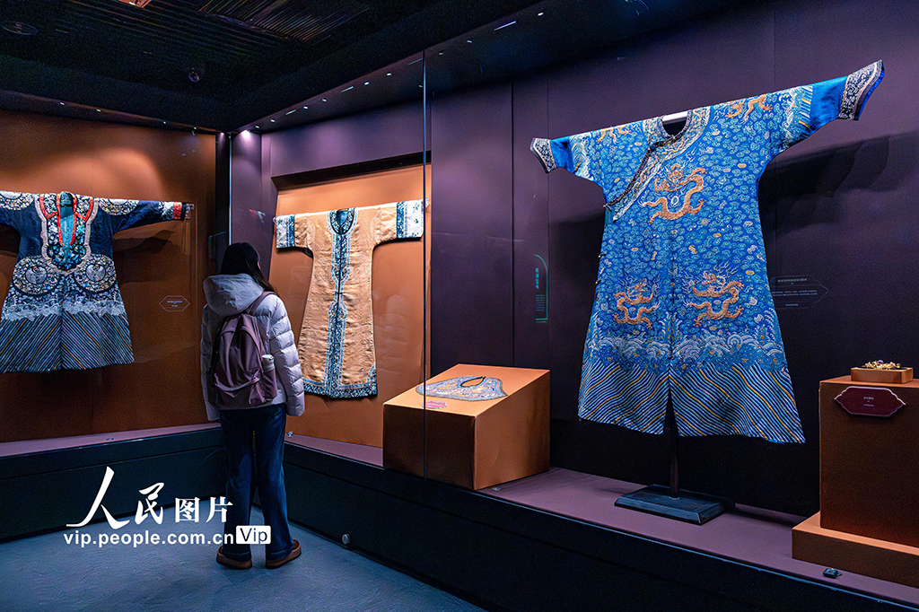 江蘇蘇州:“錦繡中華·霓裳同心——蘇韻江南與絲路哈密服飾文化展”正式開展【3】