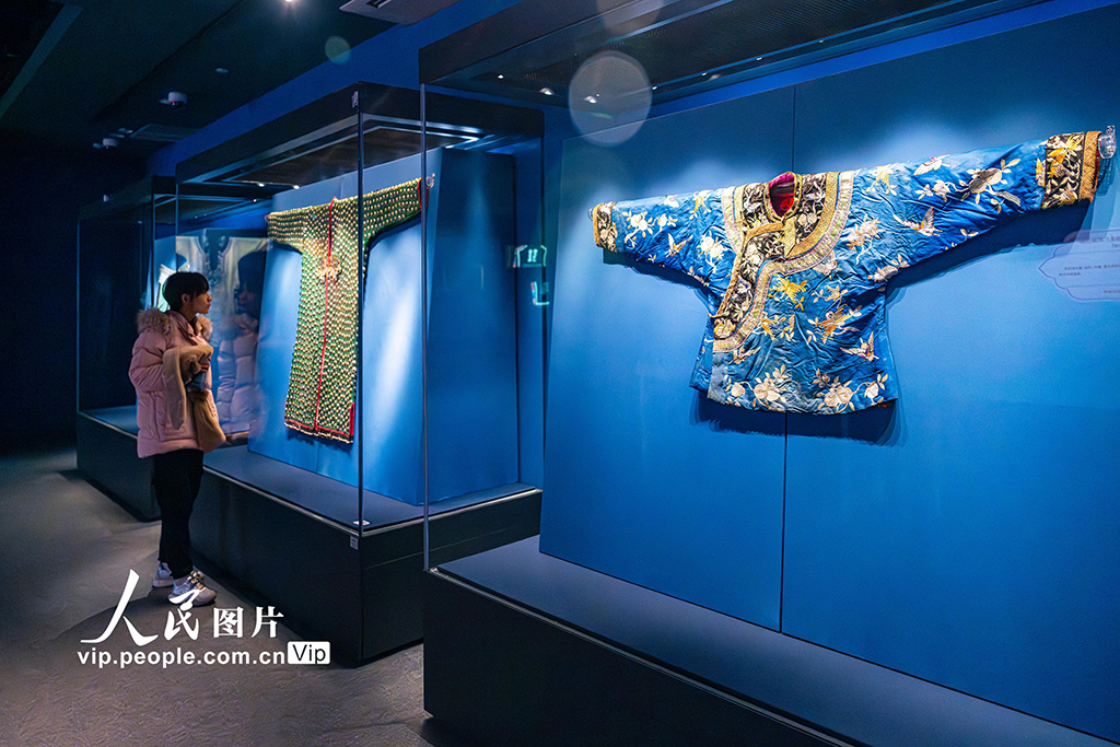 江蘇蘇州：“錦繡中華·霓裳同心——蘇韻江南與絲路哈密服飾文化展”正式開展【6】