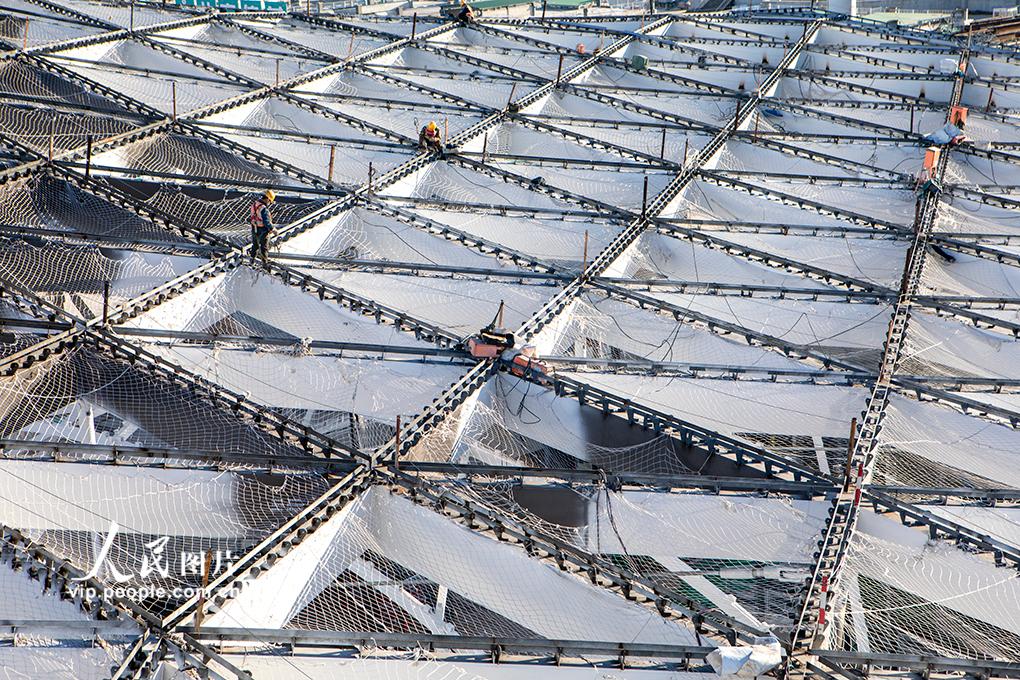 2024年11月4日，副中心樞紐主站房區屋蓋裝修施工。