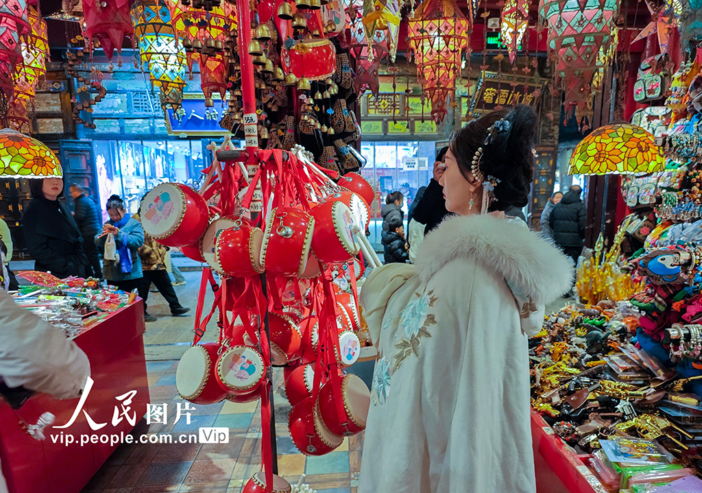 山西晉中:平遙古城“夜經濟”再度火爆【4】