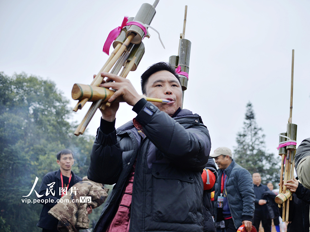 广西融水：笙歌热舞庆“苗年”【2】