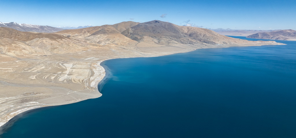 這是1月3日拍攝的佩枯錯風光（無人機照片）。