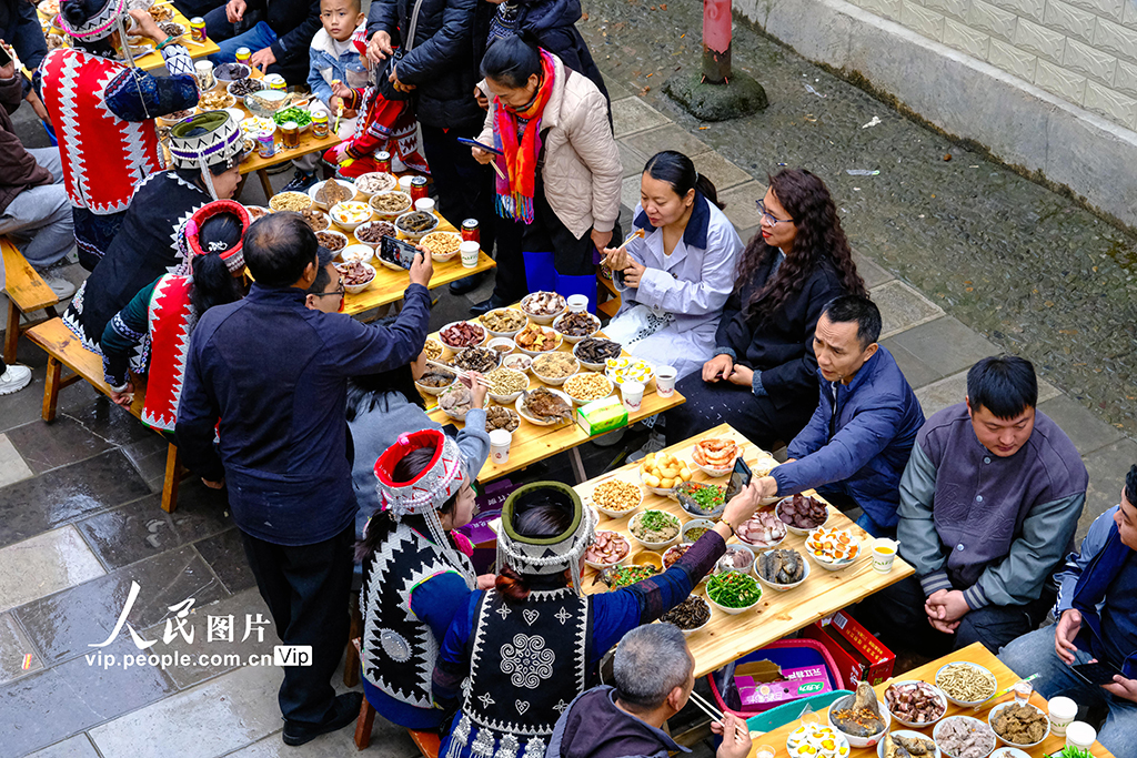 雲南元陽：哈尼長街宴熱鬧非凡【3】