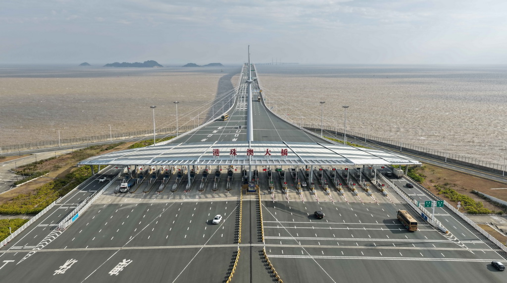 这是1月6日拍摄的港珠澳大桥出入口（无人机照片）。