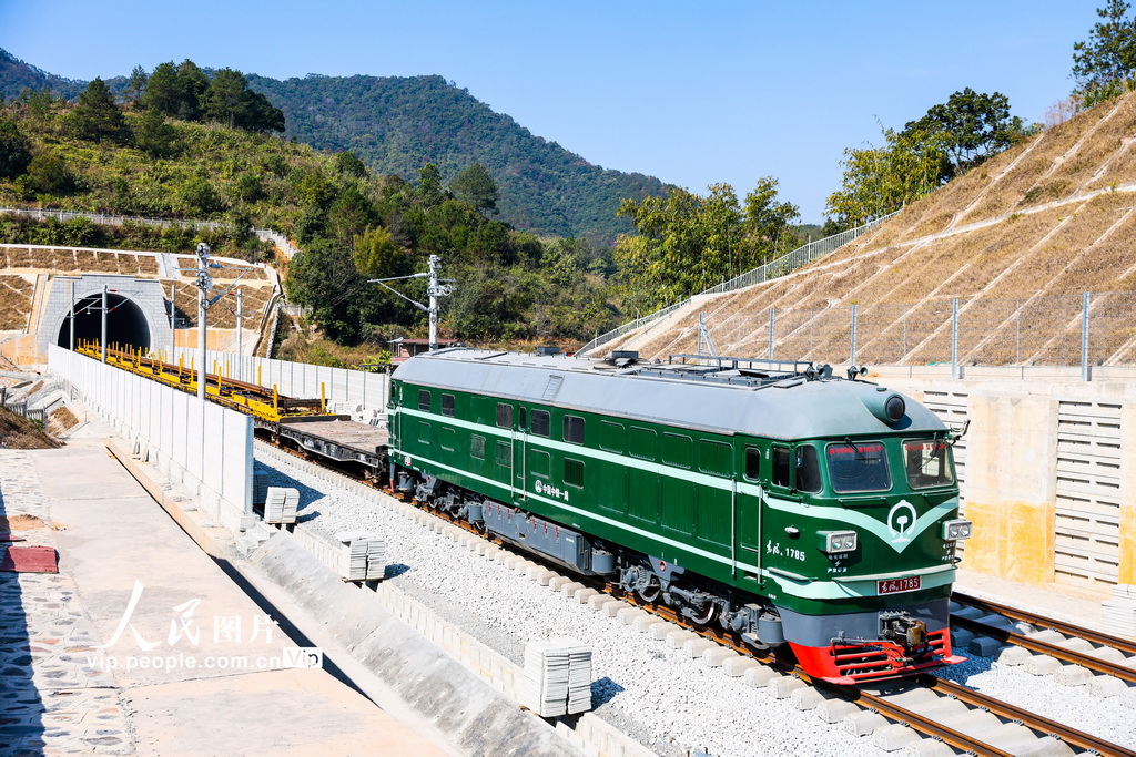 广西梧州：柳梧铁路建设正酣【5】