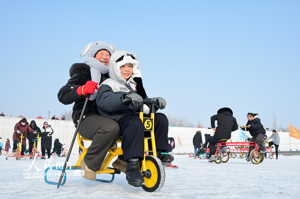 新疆昌吉:冰雪旅游热【2】
