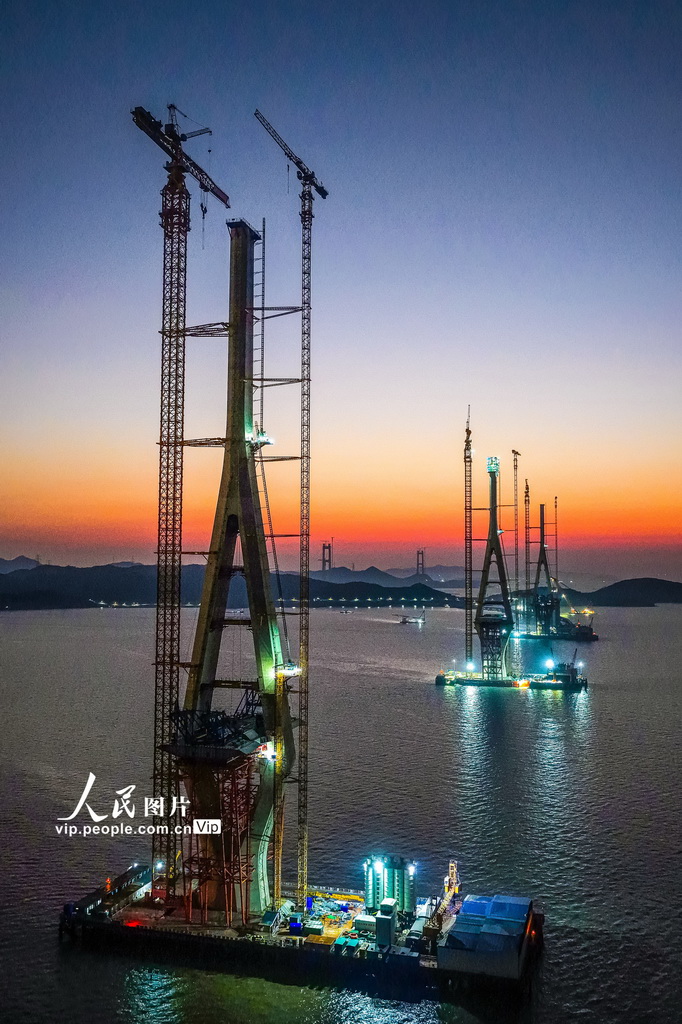 浙江舟山:青龍門特大橋三座主塔全部封頂【2】