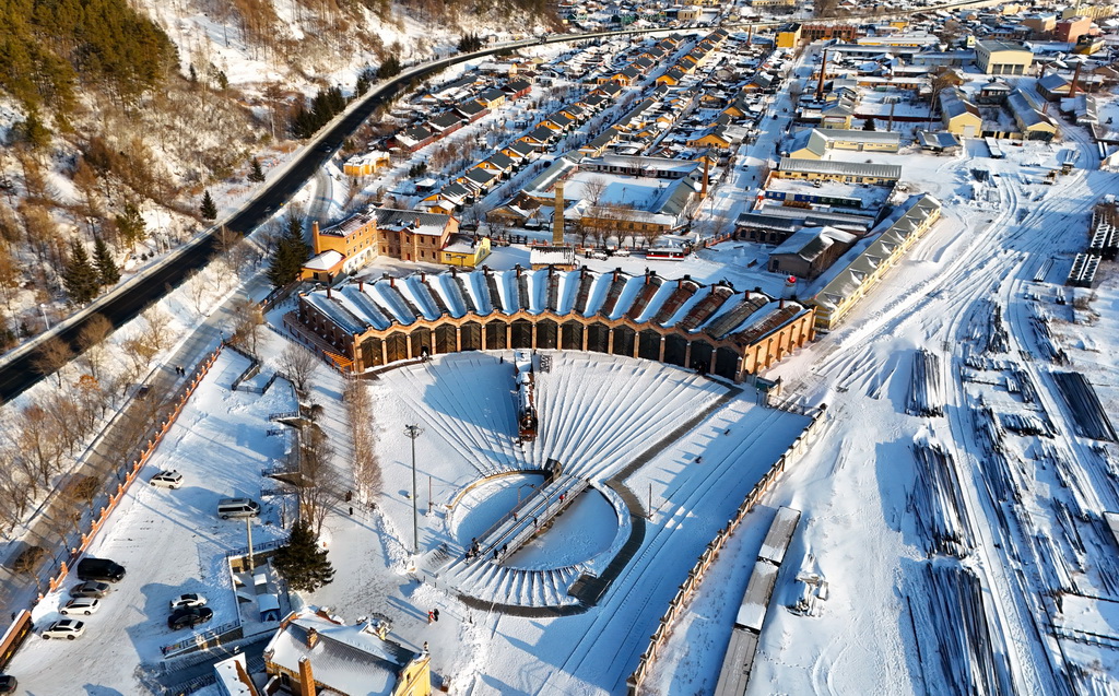 這是1月15日拍攝的橫道河子鎮冬日景色（無人機照片）。