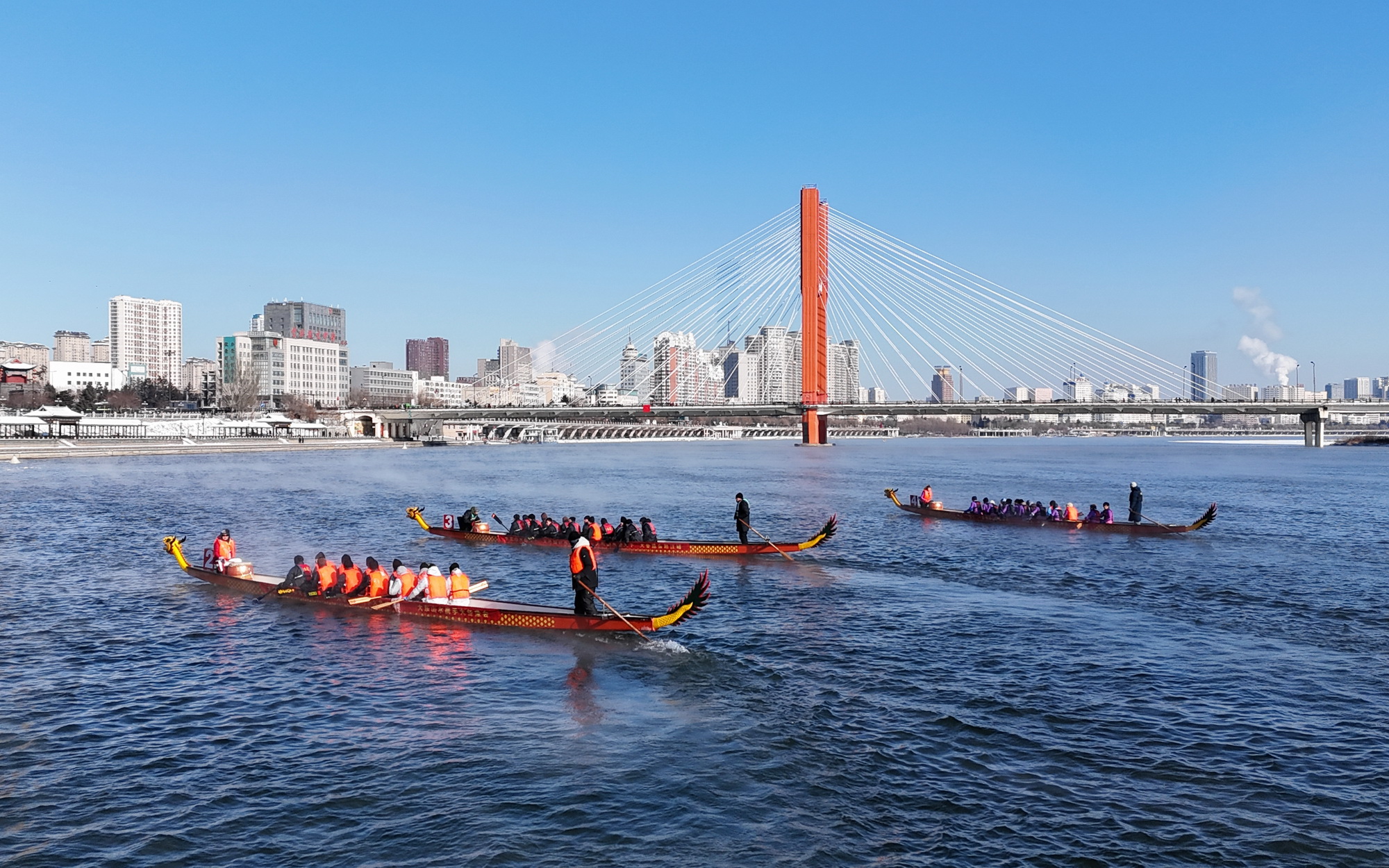 2026吉林市国际冬季龙舟邀请赛激情开赛