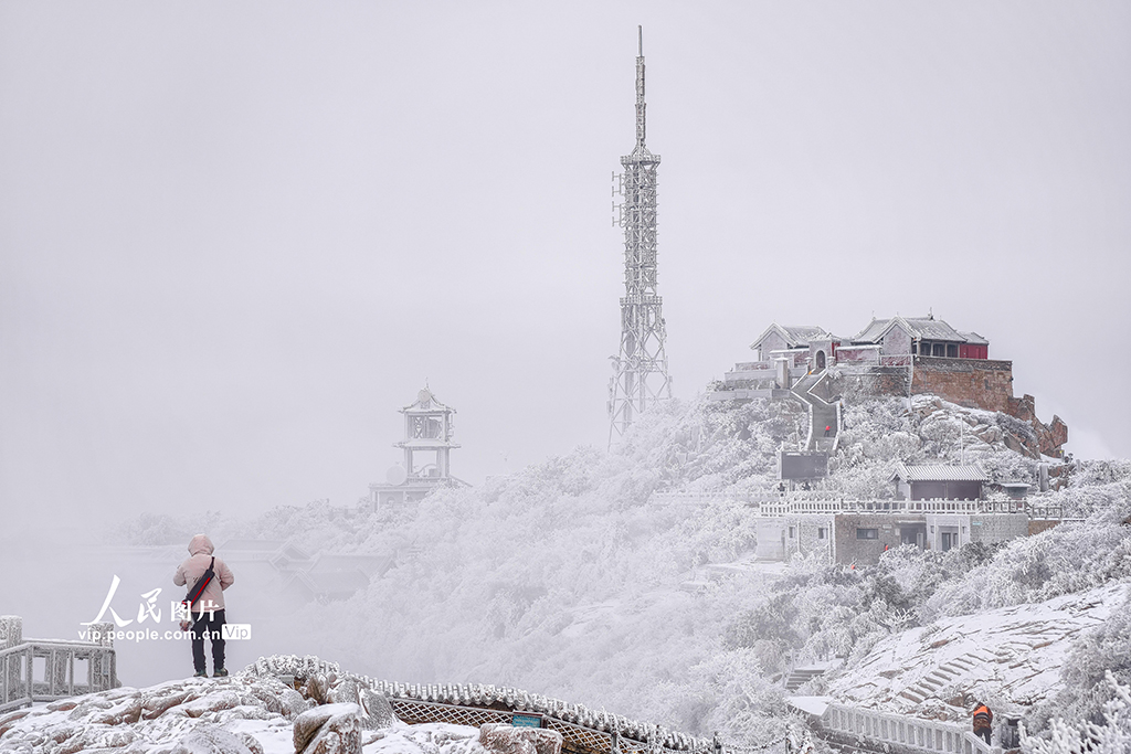 银霜裹千阶 雪锁泰山巅【7】