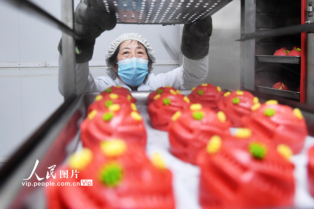 山東青島：花餑餑俏銷迎新春【3】