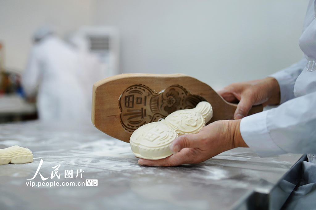 山東青島：花餑餑俏銷迎新春【6】